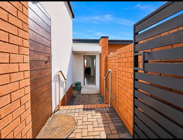 3 BEDROOM TOWNHOUSE FOR SALE IN GOLDEN FIELDS ESTATE
